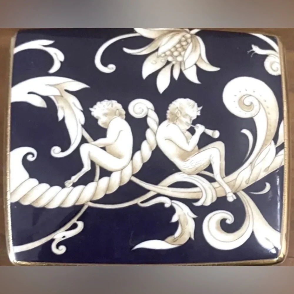 Vintage 1995 Wedgwood Cornucopia Hampton Square Box